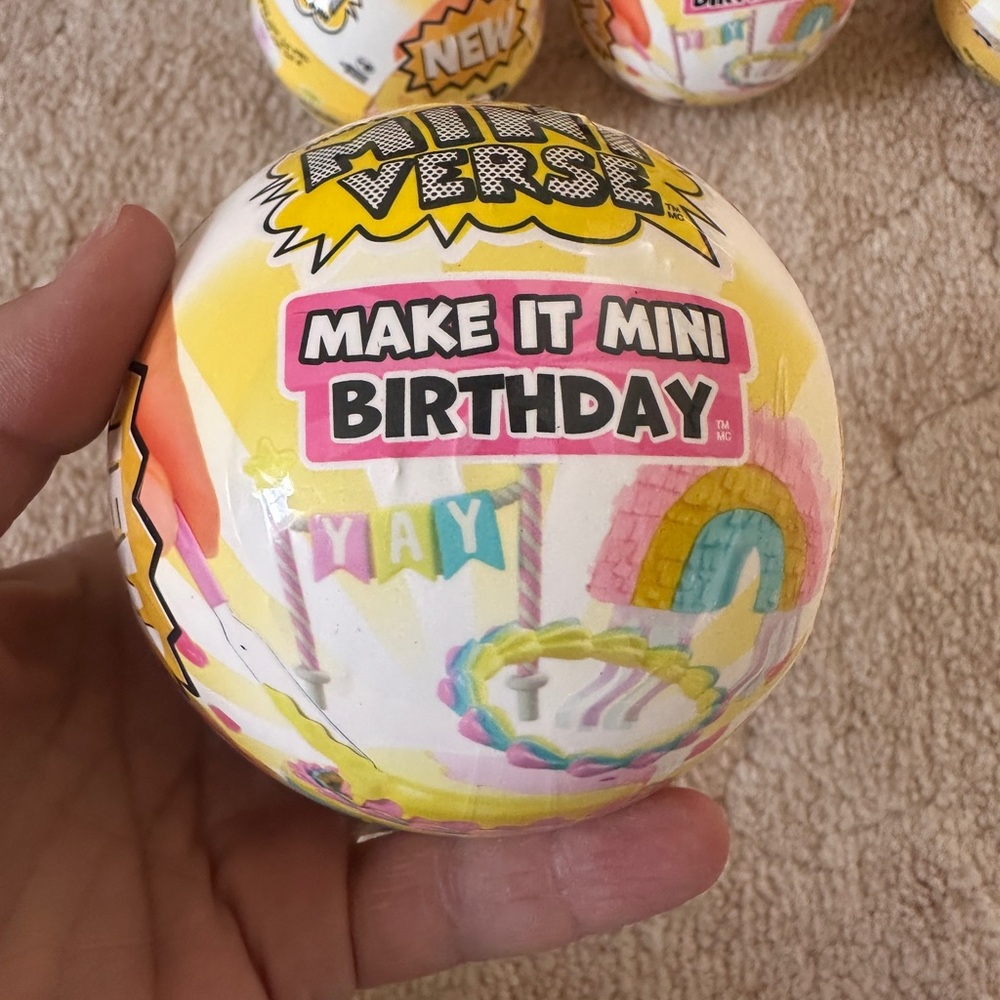 MGA's Mini Verse Make It Mini Birthday Playset - Yellow